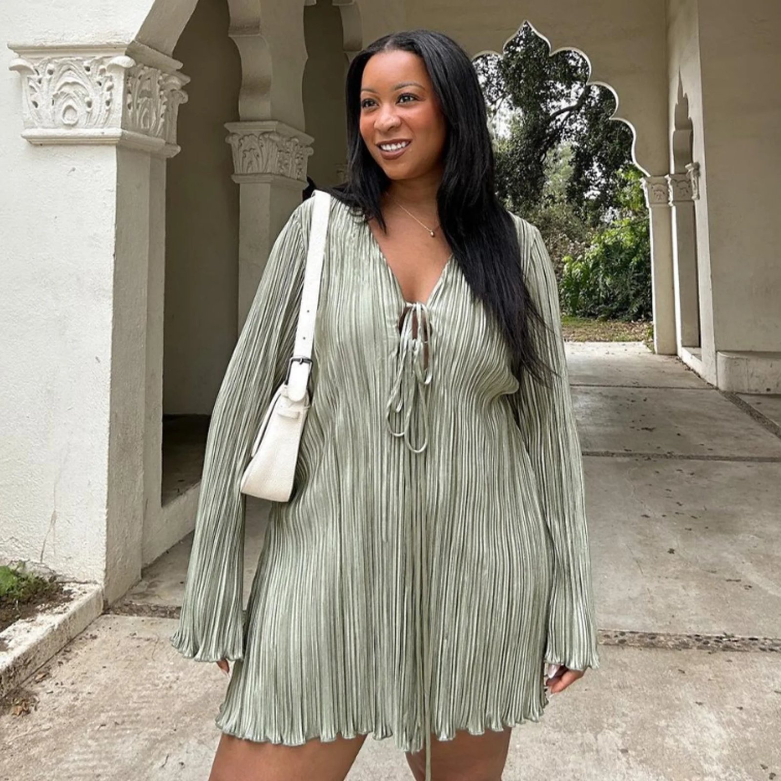 Long Sleeve Women V-neck Pleated Dress Long Sleeve Women V-neck Pleated Dress